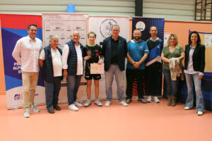 Le jeune pongiste Tim Escudier honoré d&rsquo;un « Trophée du Sport Varois » au CREPS de Boulouris
