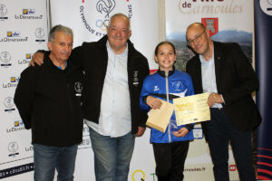 Lyséa Amantini, 11 ans, championne de trampoline, récipiendaire d&rsquo;un « Trophée du Sport Varois »